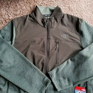 Brand new olive green NORTH FACE size XXL
